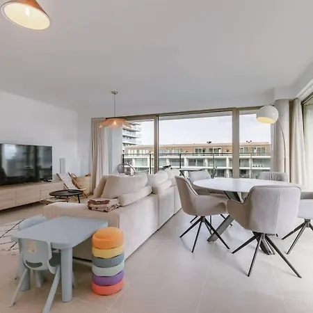 Daire Stylish Family-friendly Retreat, Close To Harbor And Free Parking *