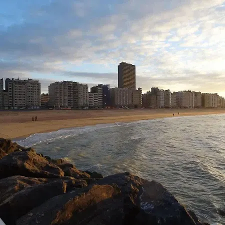 Stylish Family-friendly Retreat, Close To Harbor And Free Parking Daire Oostende