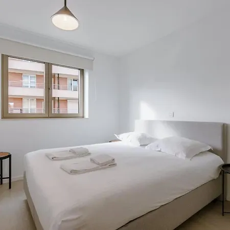 Daire Stylish Family-friendly Retreat, Close To Harbor And Free Parking *